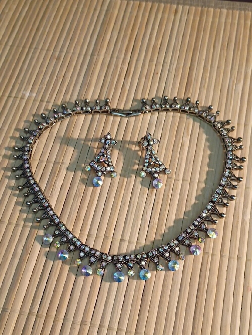 GOTH PRINCESS Aurora Crystal Drop Choker and Earrings Set - Iridescent Accents